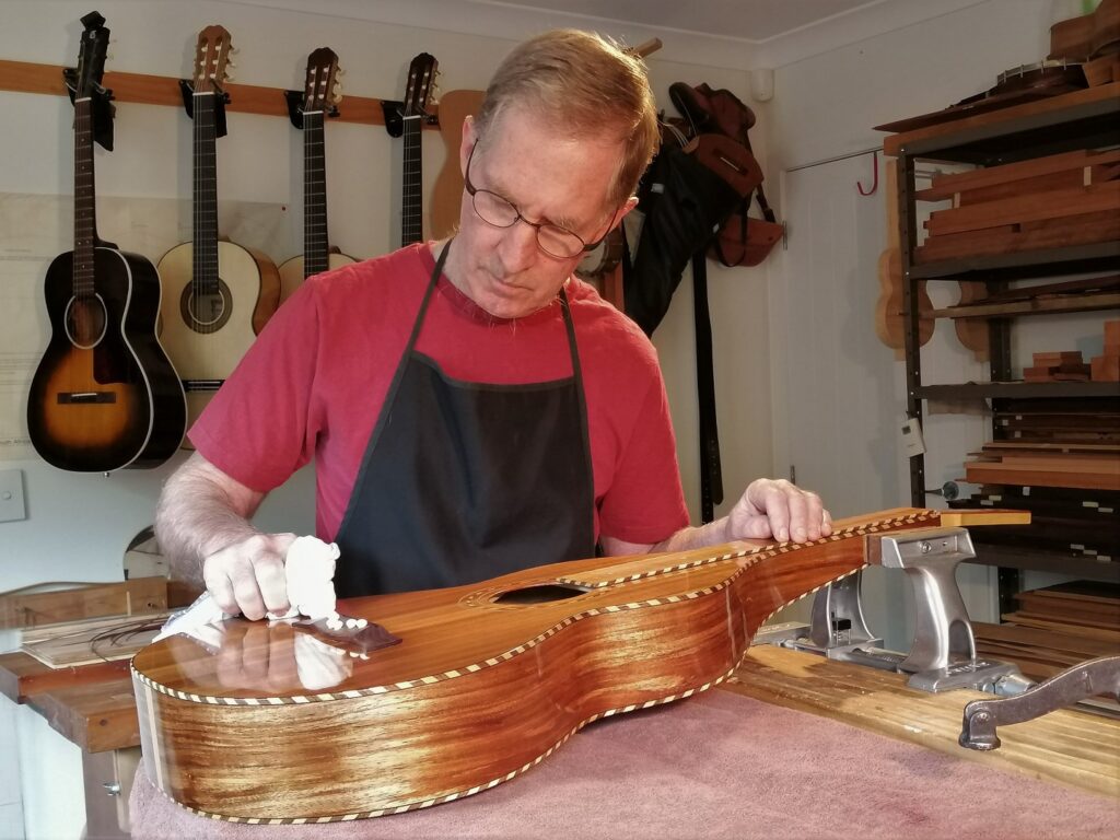 Rodney Stedall Luthier